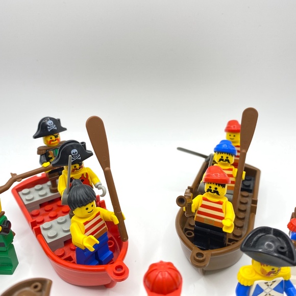 LEGOS Mini Figs Lot Late 1990s To Now Row Boats Motorcycles Horse Space Police - Picture 7 of 13